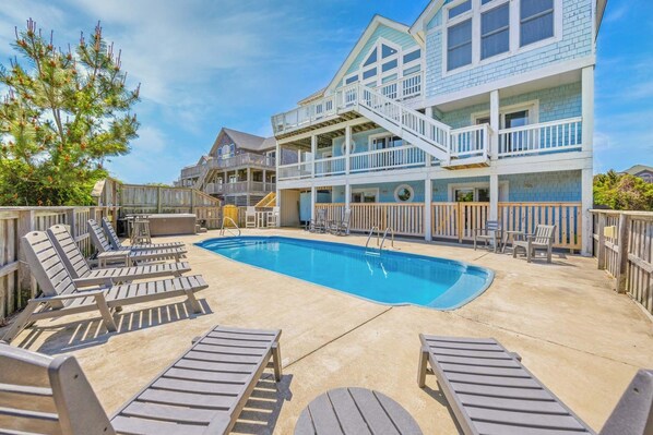 Outdoor pool, a heated pool
