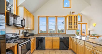 Premier Oceanfront Dog Friendly Home w/ Private Pool, Hot Tub, Game Room