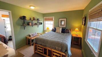 4 bedrooms, iron/ironing board