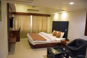 Executive Room, 1 Double Bed, Smoking | In-room safe, iron/ironing board, free WiFi - HOTEL YUVRAJ (Vadodara)