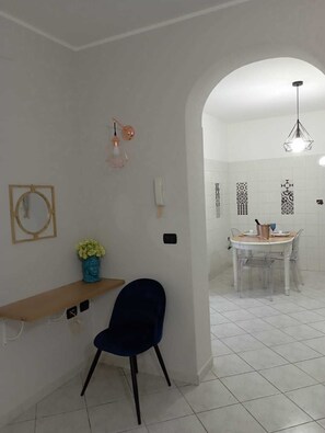Interior - moon house (San Cesario di Lecce)