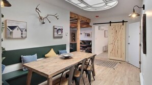 Leilighet – deluxe | Spiseområde på rommet