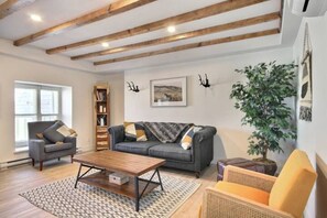 Deluxe Apartment | Living area - Spectacular 3 Bdrm Old Quebec Penthouse (Québec City)