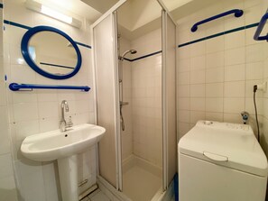 Shower - BERNACHES - Holiday home between town and beaches, Carnac - T9 (Carnac)