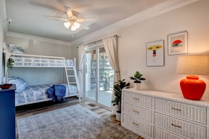 3 bedrooms, desk, iron/ironing board, free WiFi