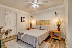 3 Schlafzimmer, Schreibtisch, Bügeleisen/Bügelbrett, kostenloses WLAN