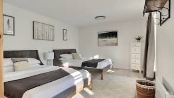 Deluxe Apartment (#5) | 2 bedrooms, free WiFi