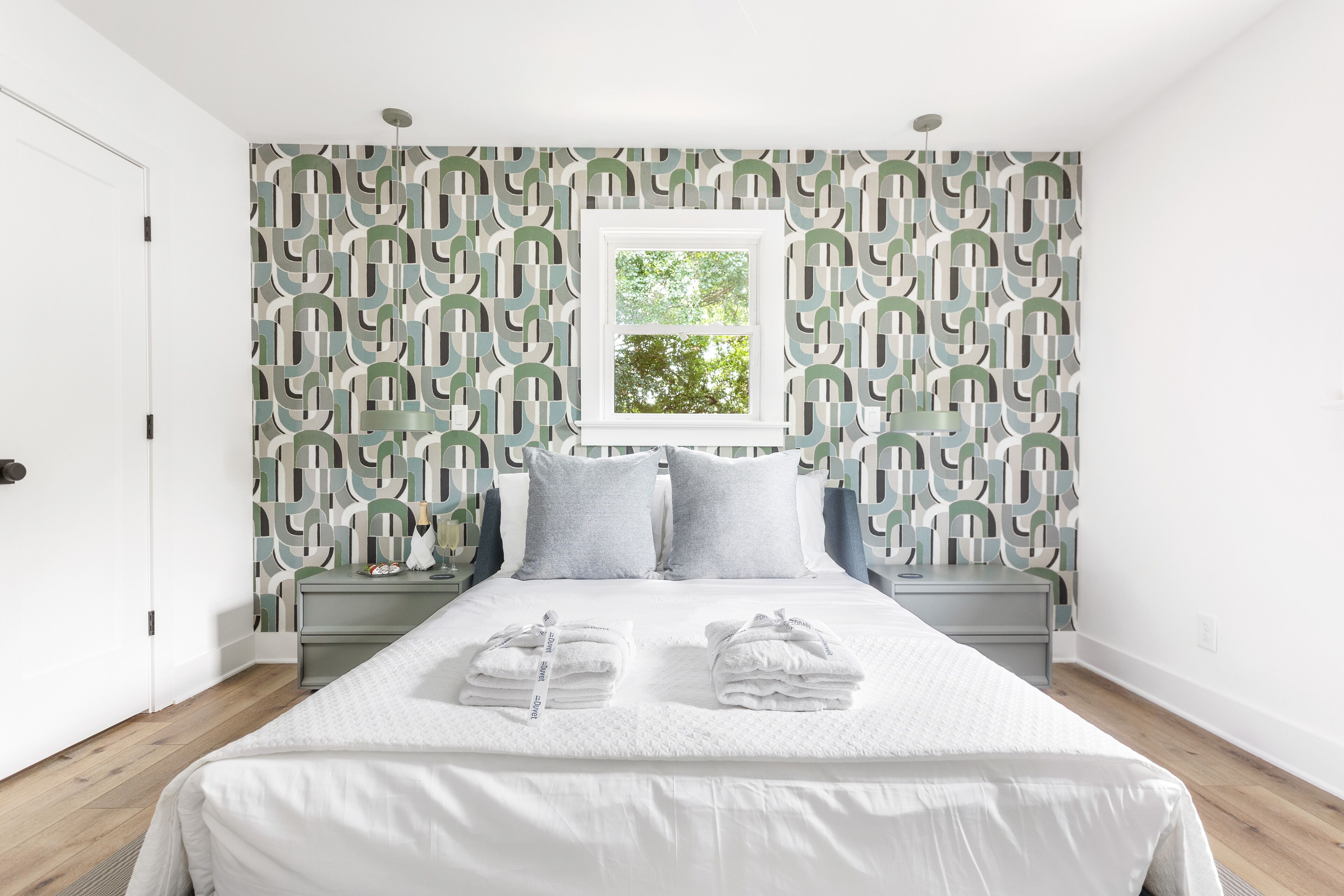 2 bedrooms, iron/ironing board, WiFi