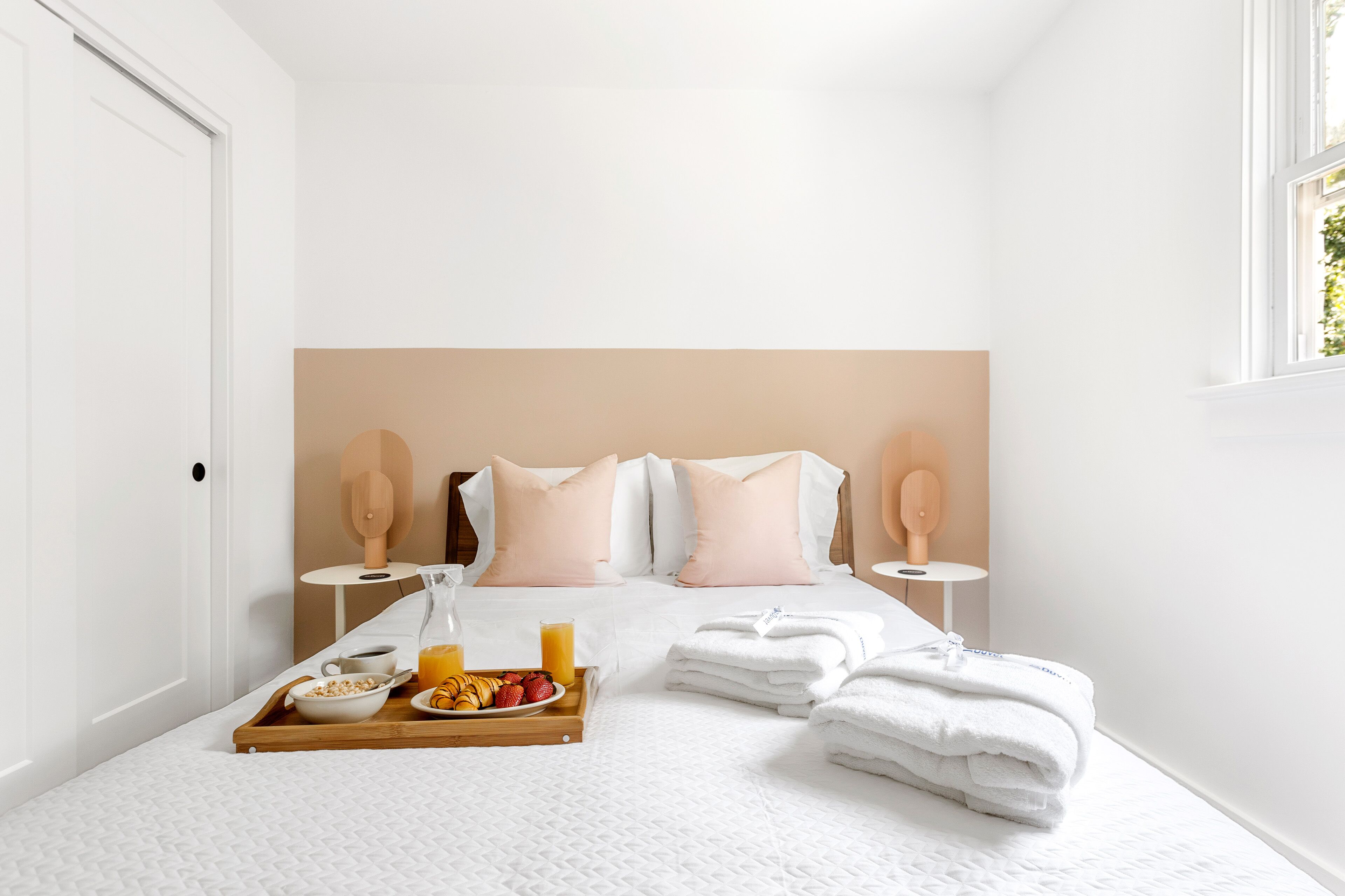 2 habitaciones, tabla de planchar con plancha y internet 