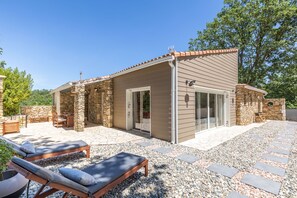 Terrace/patio - Villa La Roche Rouge (Pougnadoresse)