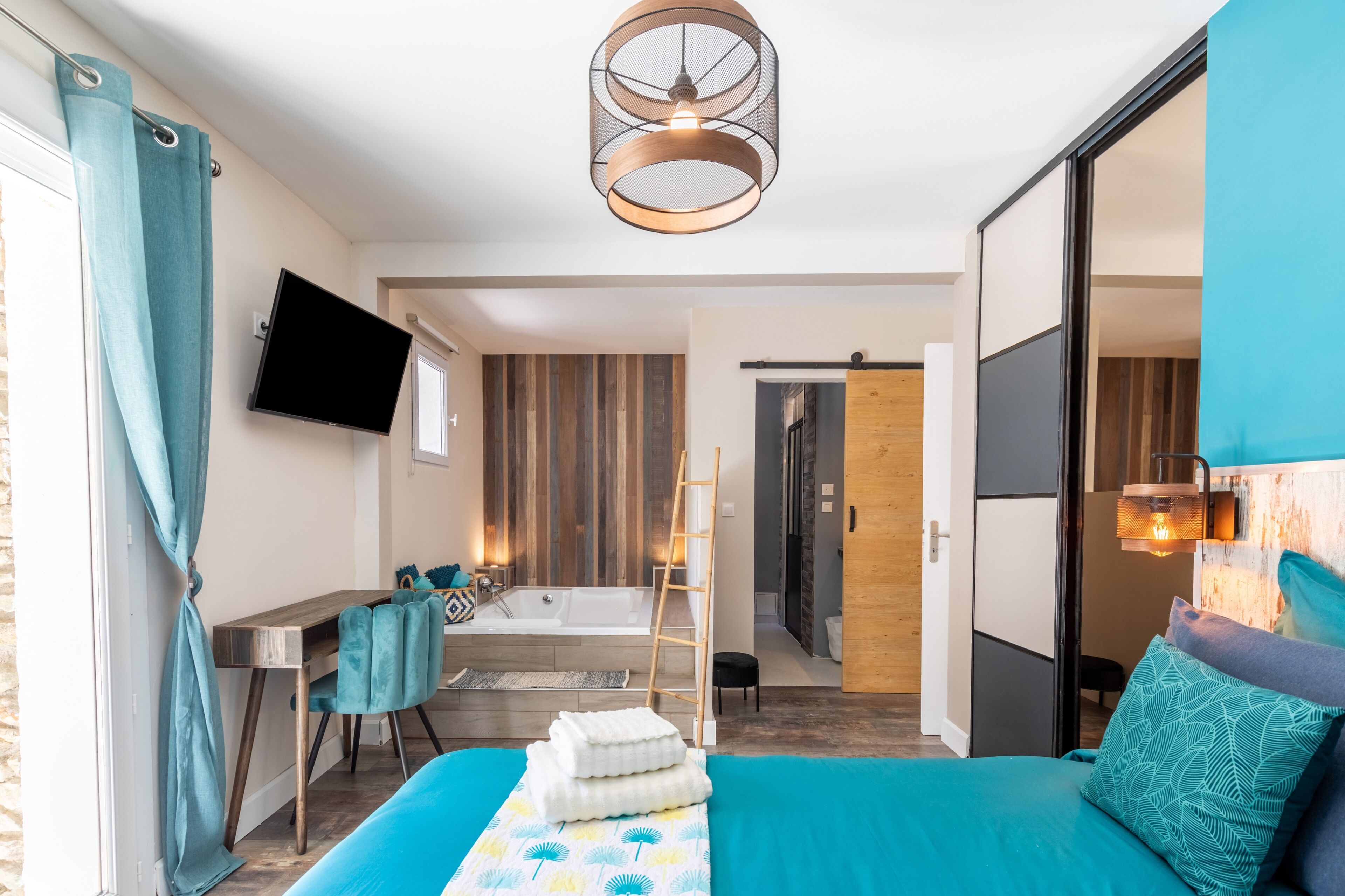 4 chambres, fer et planche à repasser, Wi-Fi gratuit, draps fournis