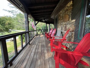 Terrace/patio - Uniquely styled octagon shaped home. Just 2 miles to the lake (Monticello)