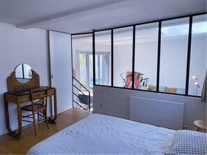 1 chambre, fer et planche à repasser, Wi-Fi gratuit, draps fournis