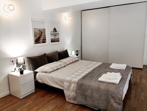 1 Schlafzimmer, Schreibtisch, Bügeleisen/Bügelbrett, kostenloses WLAN