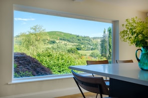 Cottage | Dining