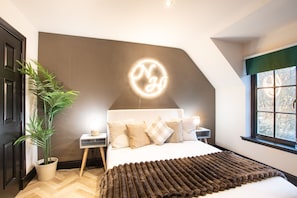 Luxury Cottage, Private Bathroom, Garden View | 2 bedrooms