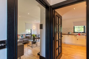 Luxury Cottage, Private Bathroom, Garden View | Lounge - Northern Hideaways Apple Store, Ellingham (Chathill)