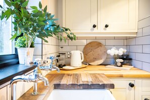 Shared kitchen - Northern Hideaways Apple Store, Ellingham (Chathill)