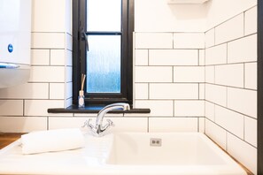 Luxury Cottage, Private Bathroom, Garden View | Bathroom