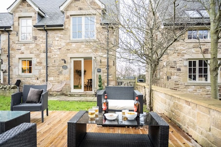 Exterior. Northern Hideaways Apple Store, Ellingham