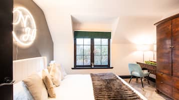 Luxury Cottage, Private Bathroom, Garden View