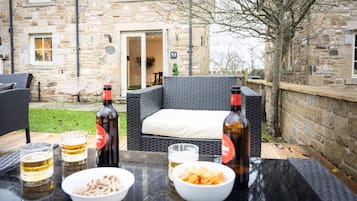 Lyxstuga - privat badrum - utsikt mot trädgården | Terrass/Patio