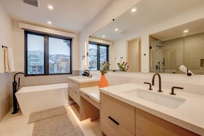 Bathtub, hair dryer, towels - The Ridgeline | Ski-In 4BR Mountain Contemporary (Park City)