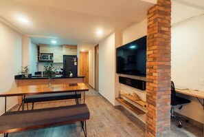 Dining - View, A/C, Hammock, Quietness, Area+Secure (Medellín)