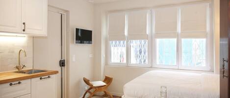 1 Schlafzimmer, Schreibtisch, BĂŒgeleisen/BĂŒgelbrett, WLAN