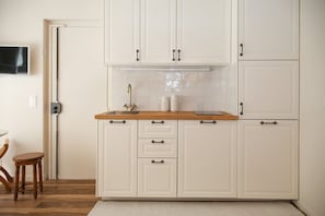 Coffee/tea maker, fridge, microwave, stovetop - Charmant Appartement à Montmartre - 4P - Paris 18 (Paris)