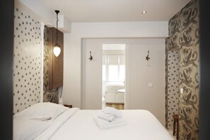 1 chambre, bureau, fer et planche à repasser, Wi-Fi