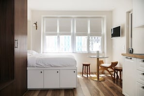 1 bedroom, desk, iron/ironing board, WiFi - Charmant Appartement à Montmartre - 4P - Paris 18 (Paris)