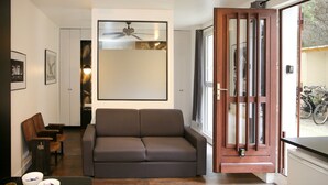 Unclassified image, 5 of 14, button - Paris 13eme  Appartement RDC, Idealement Situe (Paris)