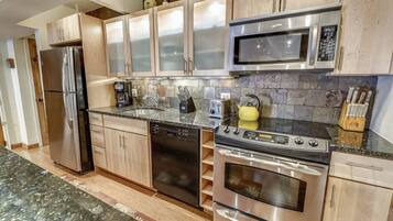 Condo (Expansive 2 Bedroom Downtown Aspen C) | Exterior