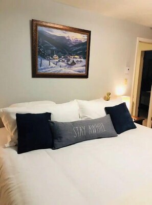 2 عدّة غرف نوم ومكواة/لوح كي وسرير سفر وواي فاي مجانًا