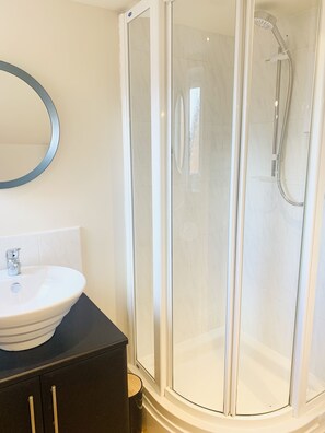 House | Bathroom | Separate tub and shower, deep soaking tub, hair dryer, towels