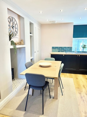 House | Dining