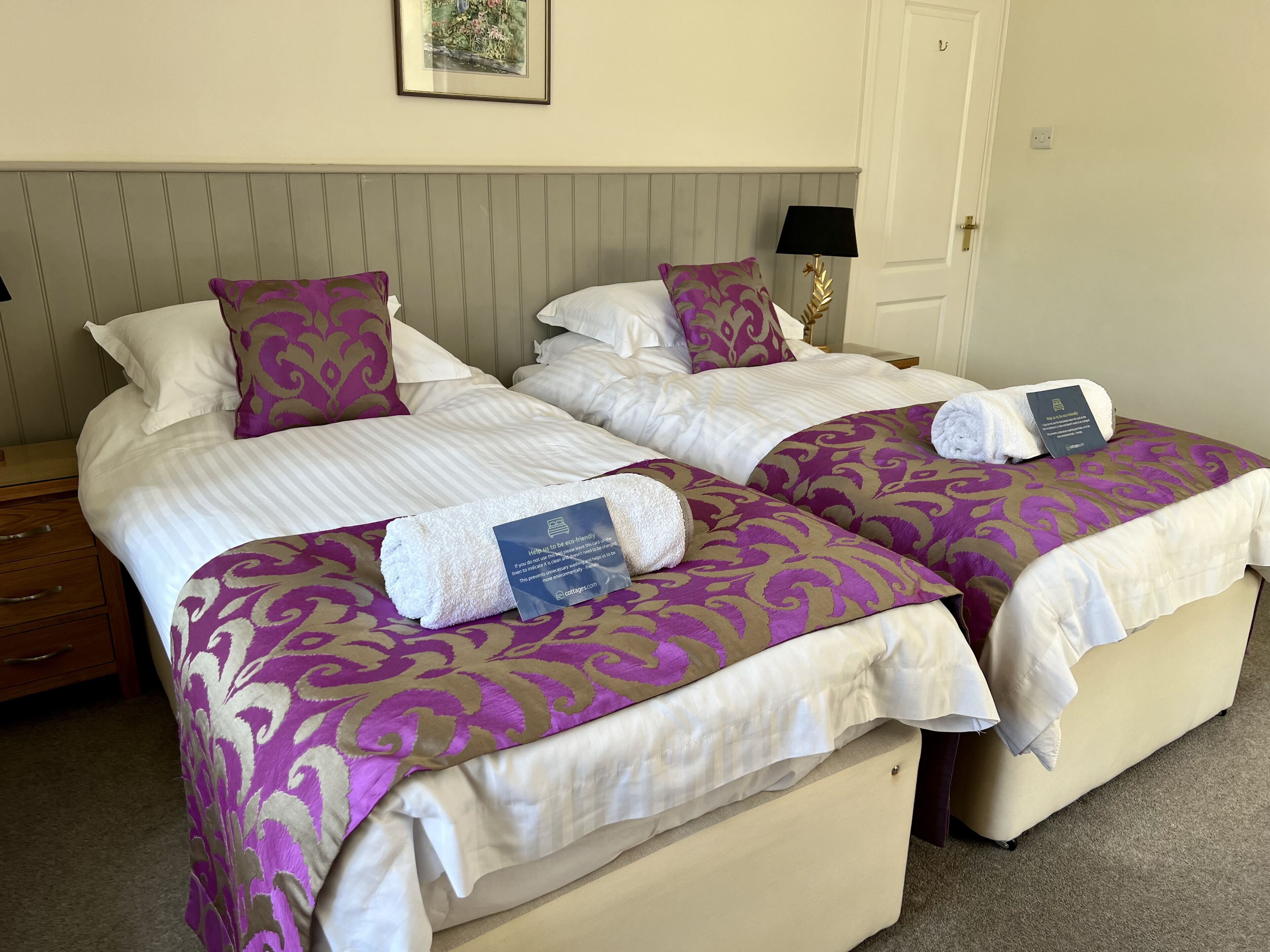 2 chambres, fer et planche à repasser, Wi-Fi, draps fournis