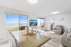 Dining - Wake to Waves in Spacious 3-Bed Beachfront Unit (Mermaid Beach)