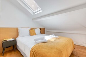 1 bedroom, iron/ironing board, travel cot, WiFi - Cute & Bright Studio in a Courtyard-Montmartre(5) (Paris)