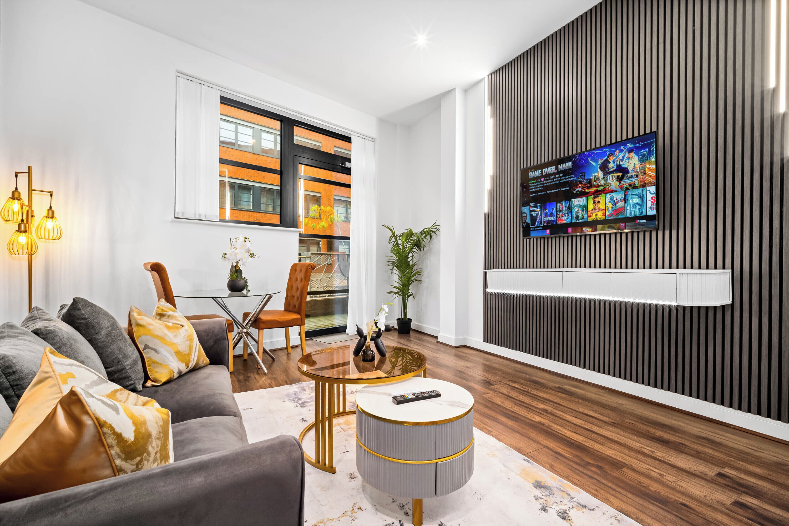 Smart TV, Netflix, streaming services