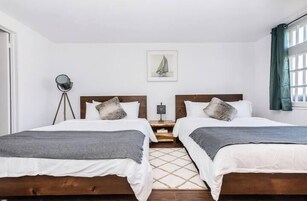 Deluxe Apartment | 2 bedrooms, iron/ironing board, free WiFi