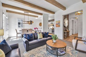 Fernseher, Kamin, Arbeitsbereiche