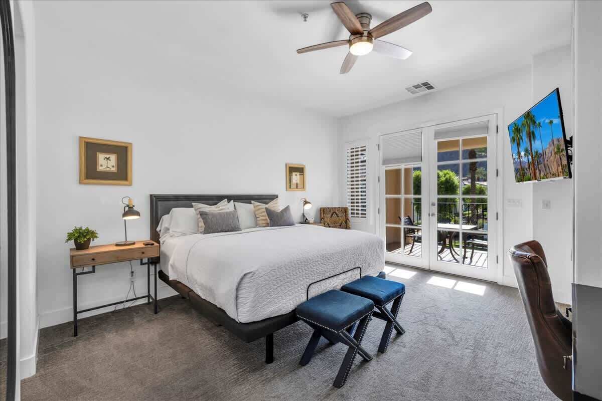 1 bedroom, desk, iron/ironing board, WiFi