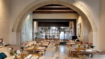 2 restaurants, lunch, dinner served; live/raw dishes