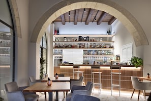 2 bares, bar de cocktails