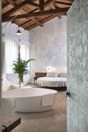 Suite Isola | Premium bedding, down comforters, memory foam beds, minibar - Casa Clàt – Boutique Hotel (Cagliari)