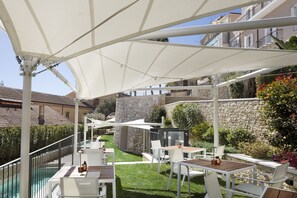 2 restaurants, lunch, dinner served; live/raw dishes - Casa Clàt – Boutique Hotel (Cagliari)