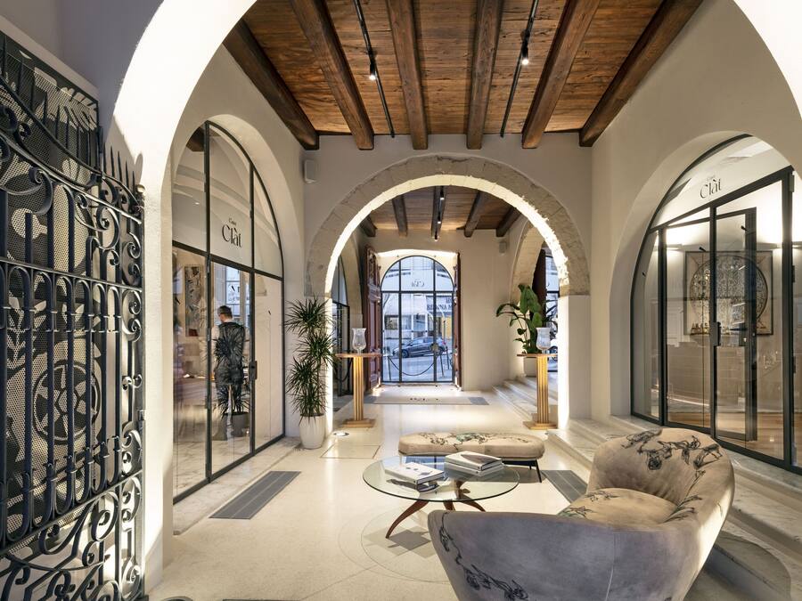 Coin salon dans le hall