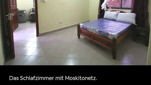 WiFi (free), bed sheets - Studio Apartment (Mombasa)